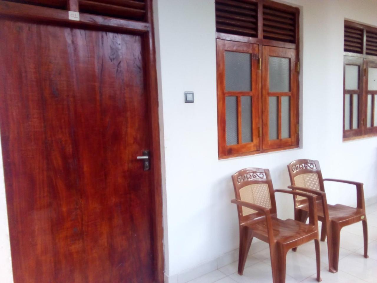 Dinesh Guest House Kataragama Exterior foto