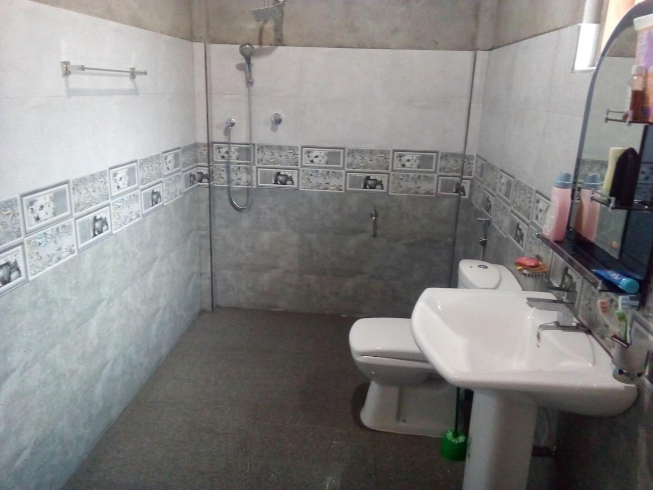 Dinesh Guest House Kataragama Exterior foto